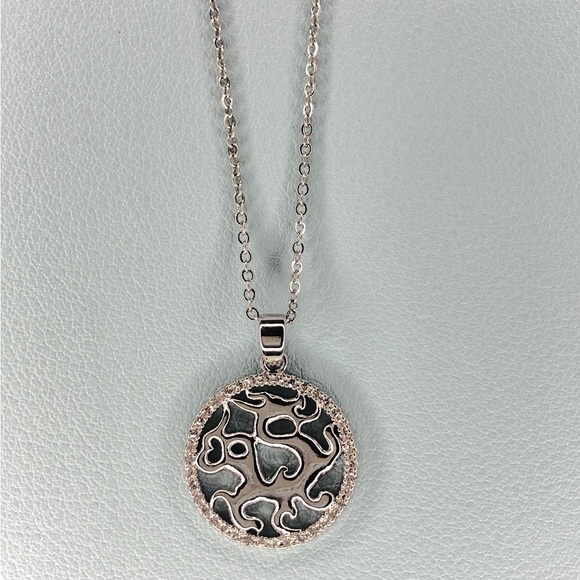 💕Pendant Necklace with Dragon design - Picture 7 of 7